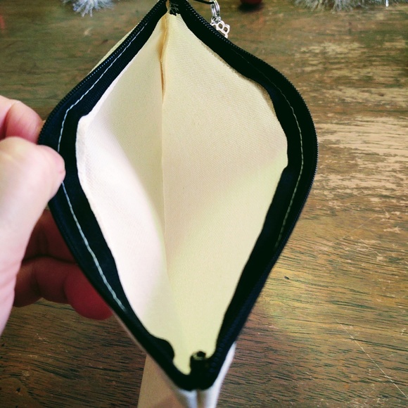 NEW SMALL CANVAS ZIPPER POUCH, COSMETIC BAG, MERRY CHRISTMAS & HAPPY NEW YEAR - Picture 4 of 6